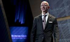 Джеф Безос се оттегля от  Amazon