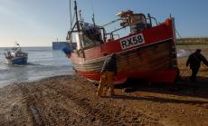 Рааб: Великобритания и ЕС ще сключат сделка до дни, ако блокът отстъпи за риболова 