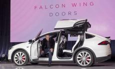 Tesla представя Model X
