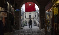 Икономическите проблеми на Турция оставиха Ердоган зад потенциалните съперници