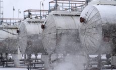 Цените на петрола останаха почти непроменени в очакване на данни за запасите