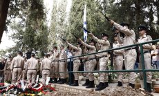 Разпокъсаният Израел се обединява около една единствена цел: да смаже врага