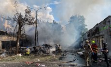 Украйна продължава да се бори, но САЩ предупреждават, че времето за сражения изтича