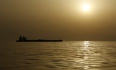 Руският петрол поема по дълъг път към Азия след трансфер край Египет