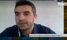 Кешът отново е предпочитан актив, но доларът се търси за убежище