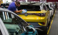 Регулаторите в Европа искат да намалят емисиите, но потребителите искат SUV модели  