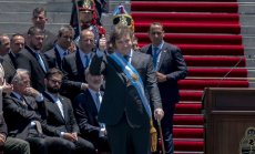 Милей подготвя Aerolineas и YPF за приватизация в Аржентина