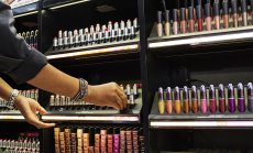 "Ефектът на червилото" или защо производителите на козметика изпитват затруднения 