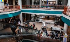 Продажбите на дребно в САЩ надминават очакванията за втори пореден месец 