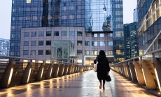 Европейските акции изтриват ранните печалби в очакване на търговската политика