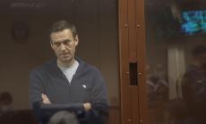 Навални прекратява гладната стачка