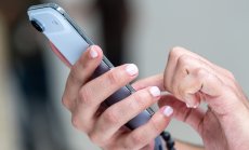 Apple представи най-тънкия iPhone в историята си за 999 долара