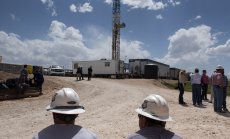 Добивът на шистов петрол в САЩ е достигнал пик, тъй като цените се сринаха