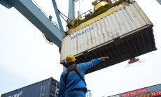 Въпреки постигнатото споразумение, САЩ и Китай продължават да се надлъгват