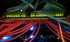 Facebook и Google разширяват подводната си кабелна мрежа в Африка и Азия