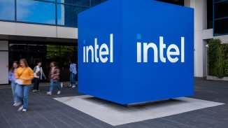 Спасяването на Intel ще зависи от Тръмп като инвеститор и рекламен агент