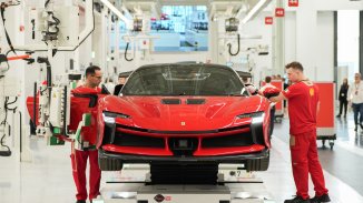 Ferrari разкрива първия си електромобил