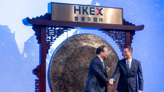 Перспективите помрачават мега дебюта на CATL в Хонконг