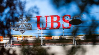 Акциите на UBS поевтиняват, тъй като швейцарските реформи засенчват резултатите