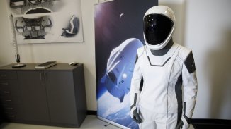 Изстрелване на космическа станция до Луната