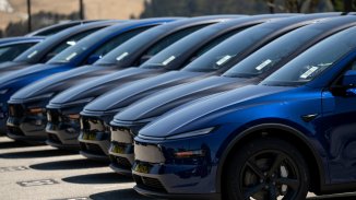 Обновяването на електромобилите на Tesla не проработи