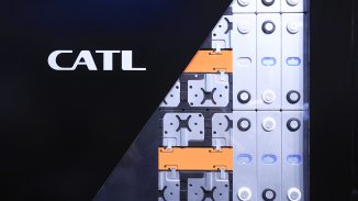 Голямата игра с акциите на CATL между Шънджън и Хонконг