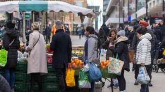 Защо инфлацията във Великобритания е толкова висока?