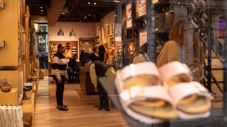 Производителите на обувки се съсредоточават върху нов пазар: Почивните дни