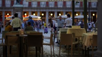 Чистата несигурност на този момент го прави подходящ да преразгледате финансовия си план