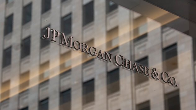 JPMorgan Chase amp Co преразглежда бизнеса си с някои клиенти