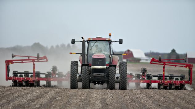 Засяване на царевица. Снимка: Daniel Acker/Bloomberg