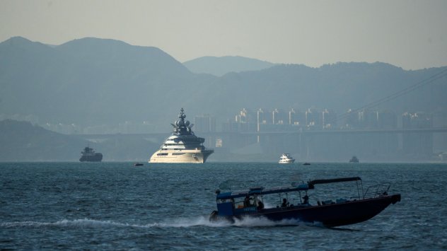 Руските компании изгонени от западните финансови столици проучват Хонконг като