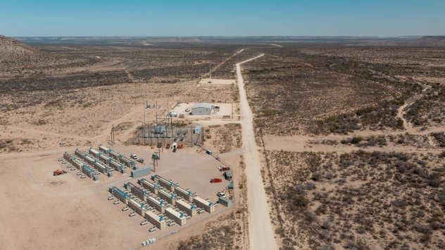 Съоръжение за добив на биткойни в процес на изграждане. Снимка: Джордан Вандерхаар/Bloomberg