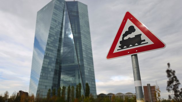 Европейската централна банка прекъсна автоматичната връзка между намаляването на стимулите