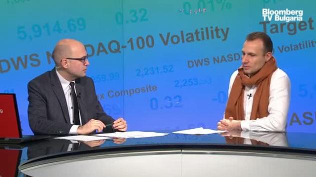 Христо Николов, водещ на предаването &quot;Бизнес старт&quot;, и Гл. ас. д-р Антон Костадинов, Институт за икономически изследвания при БАН. Снимка: Bloomberg TV Bulgaria 