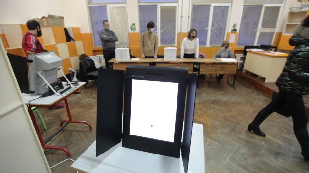 Прогнозните мандати на политическите партии са Продължаваме промяната с 66 72