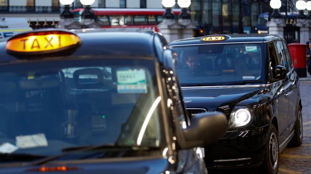 Електрически таксита в Лондон. Снимка: Luke MacGregor/Bloomberg