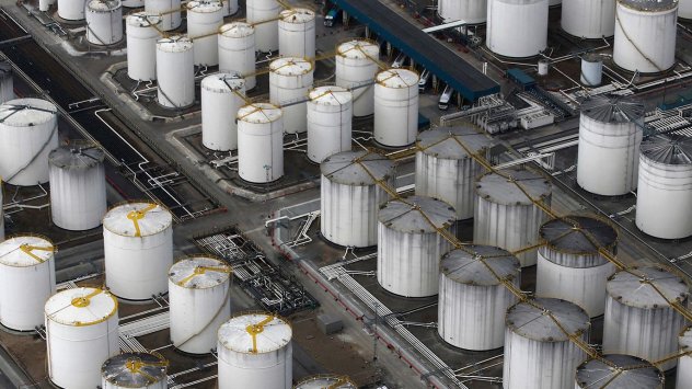 Цените на петрола се покачиха изтривайки по ранна загуба след като