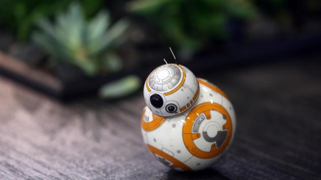 BB-8, робот с дистанционно на изложението IFA, Берлин, септември 2015.Photographer: Chris Ratcliffe/Bloomberg