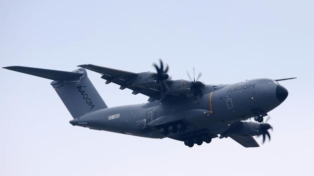 Демонстрационен полет на Airbus A400M в Париж, Бурже, 15 юни 2015. Photographer: Jasper Juinen/Bloomberg  