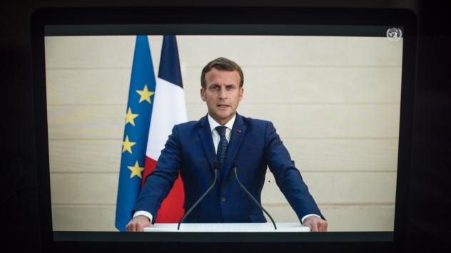 Макрон заема дефанзивна позиция на фона на нарастващия обществен гняв