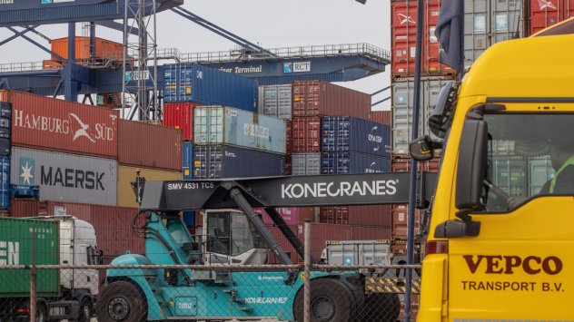 Празните контейнери които са от решаващо значение за азиатските износители