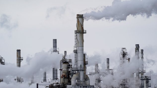 Цената на суровия петрол се стабилизира близо до най високото ниво