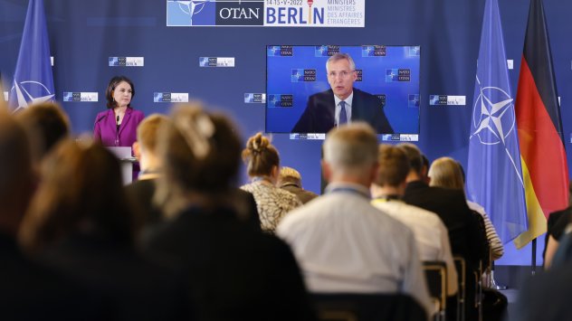 В неделя членовете на НАТО се обединиха около Финландия и