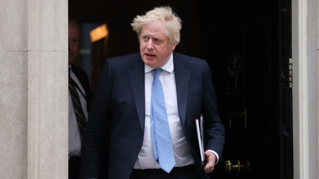 Великобритания ще предостави военна помощ на Украйна за още 300