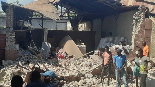 Хаити изпадна в още по-дълбока криза след земетресение с магнитуд 7.2 по Рихтер