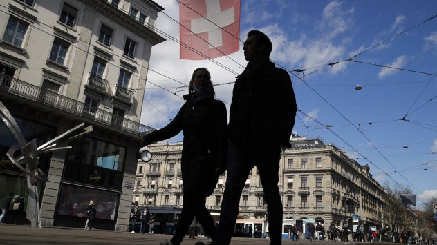 Потайните швейцарски банки държат до 213 милиарда долара руско богатство