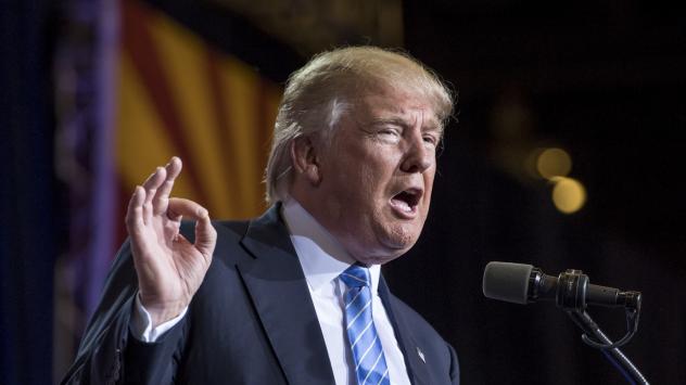 Бъдещият президент на САЩ Доналд Тръмп говори по време на кампанията си в Аризона Снимка: David Paul Morris/Bloomberg