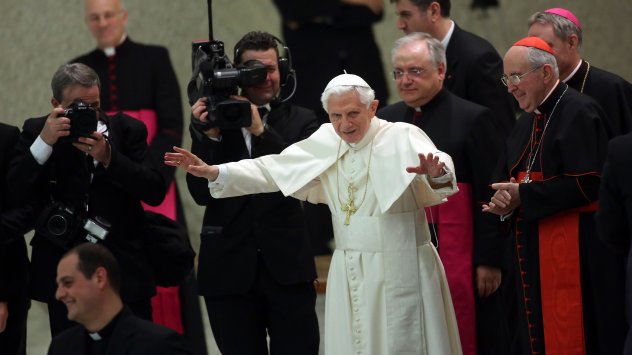 Бившият папа Бенедикт XVI почина на 95-годишна възраст, почти десетилетие