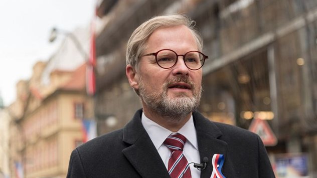 Чешкият президент Милош Земан назначи лидера на дясноцентристкия алианс Петр